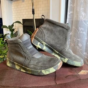 Sorel Out N About Plus Mid boots - women 7 (also fit 6.5/7.5)